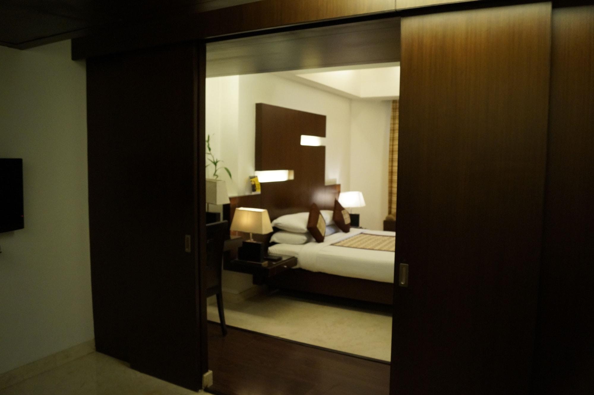 The President Hotel Bangalore Eksteriør bilde