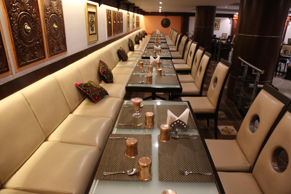 The President Hotel Bangalore Eksteriør bilde
