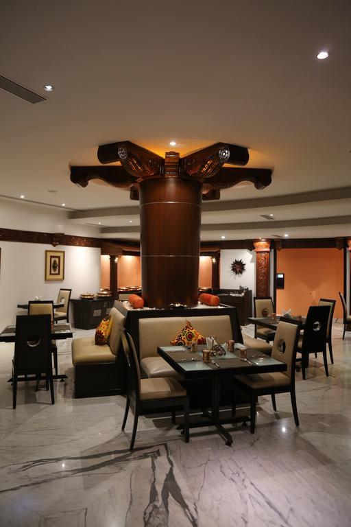 The President Hotel Bangalore Eksteriør bilde