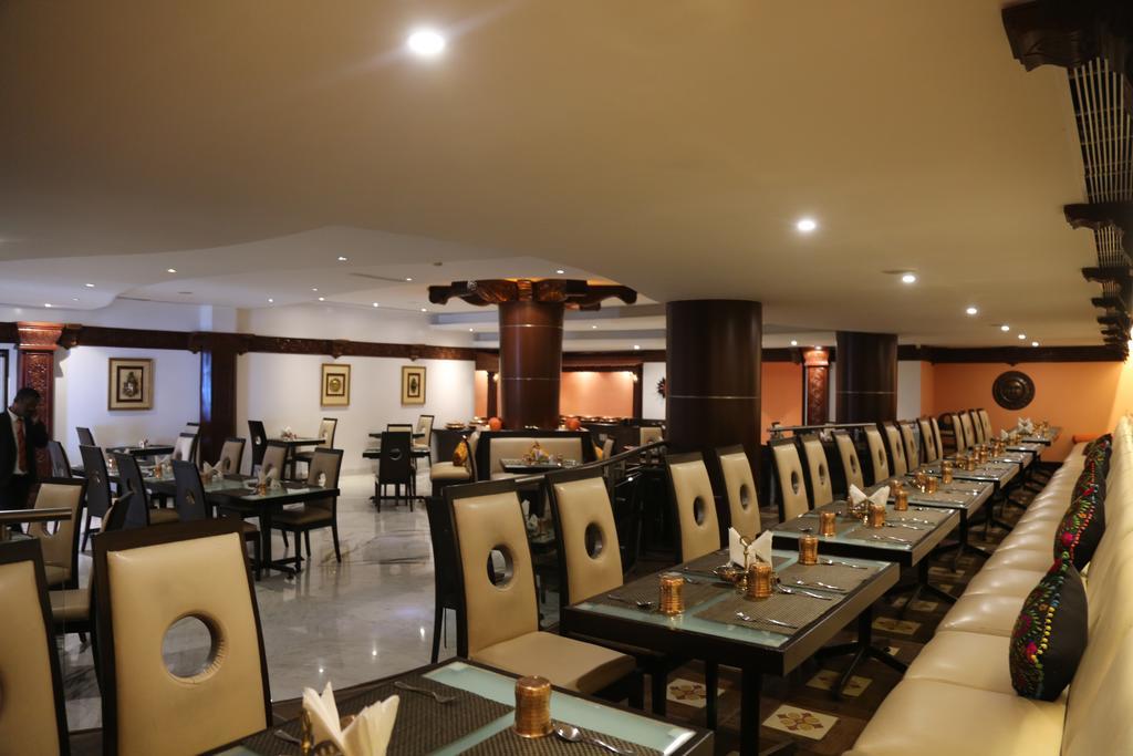 The President Hotel Bangalore Eksteriør bilde