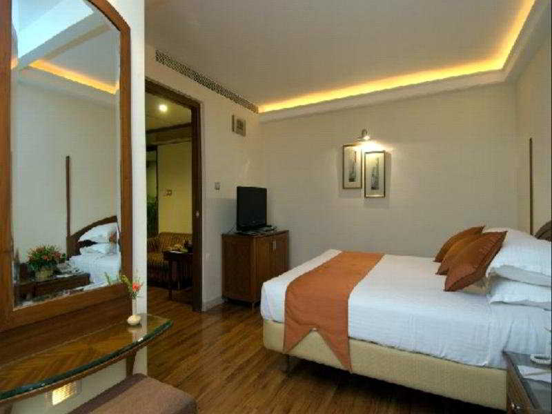 The President Hotel Bangalore Eksteriør bilde