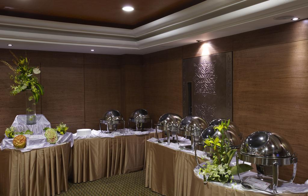 The President Hotel Bangalore Eksteriør bilde
